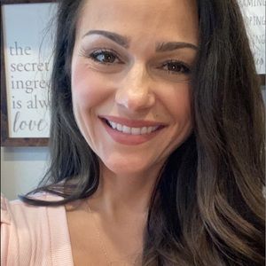 Meet your Posher, Debbie!